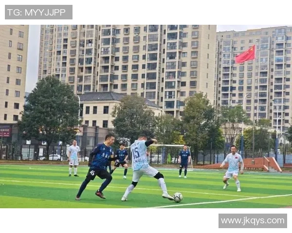 足球明星亲临村超赛事点燃乡村热情引发全民关注 足球明星亲临村超赛事点燃乡村热情引发全民关注